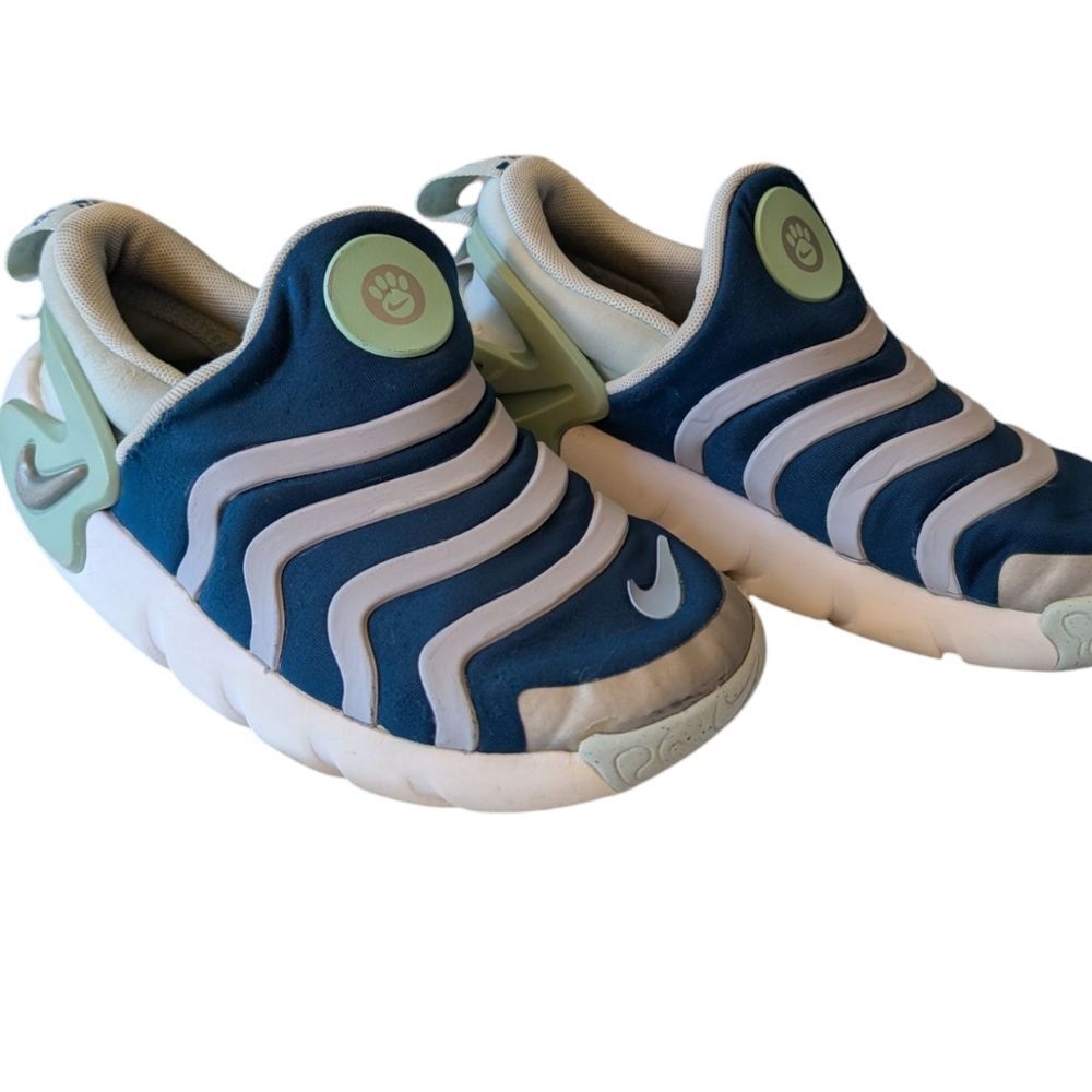 Nike Dynamo Kids Blue and White Tennis Shoes Size 3 Youth